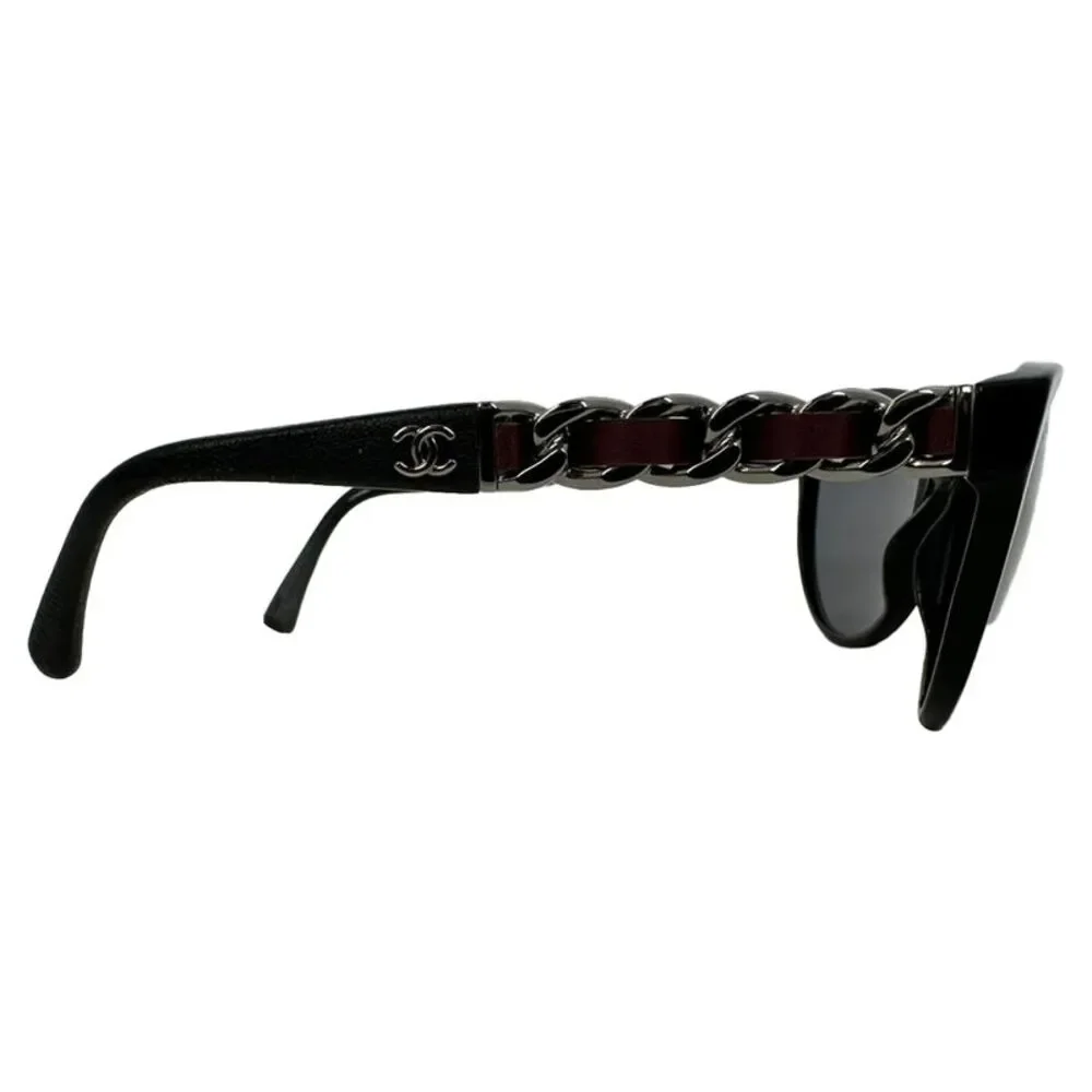Chanel 5215 Chain Detail Cat Eye Sunglasses in Black Acetate